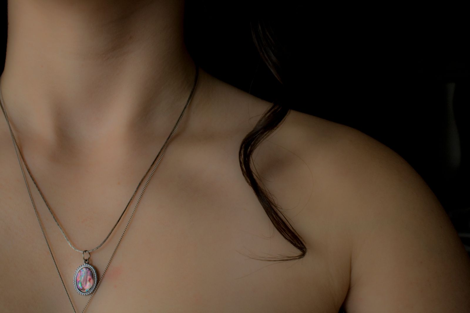 Bijou en argent orné de marcassites